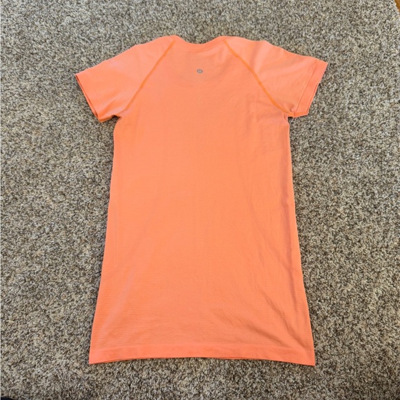Lululemon Swiftly Tech Short Sleeve Shirt 2.0 - Picture 3 of 6